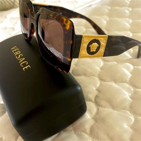 occhiali tartoise versace